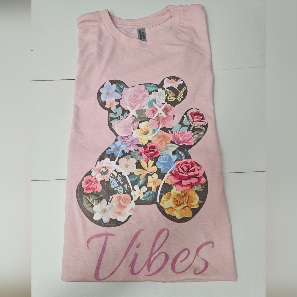 Floral Bear Graphic Tee Size M